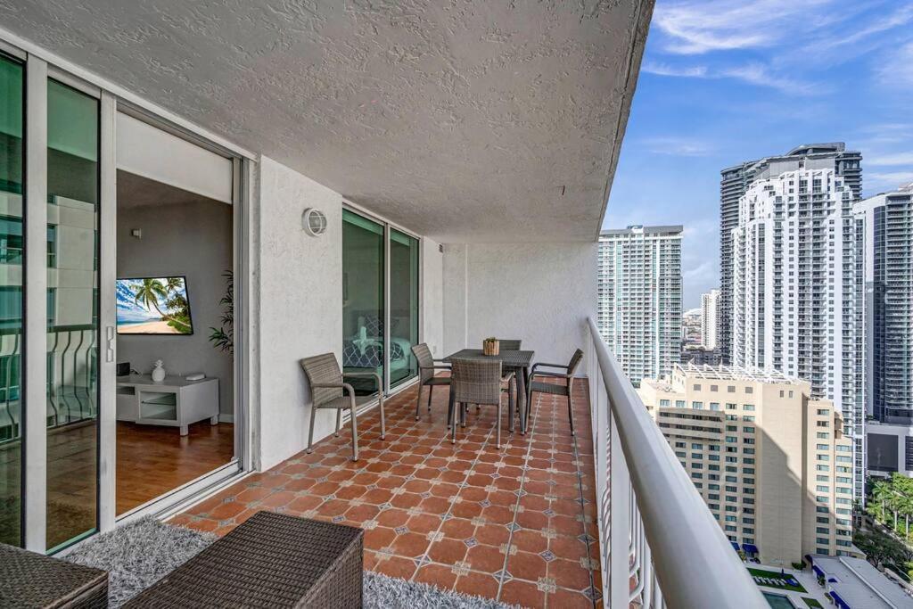 35th Floor 1 Bed 1 Bth • Brickell • Ocean View Appartement